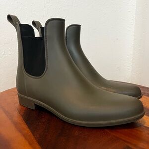 Women’s Storm by Cougar  Olive Chelsea Rain Boots 6